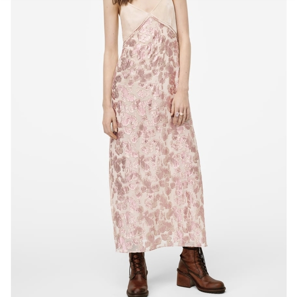 Zara’s Romantics Collection - Picture 1 of 9